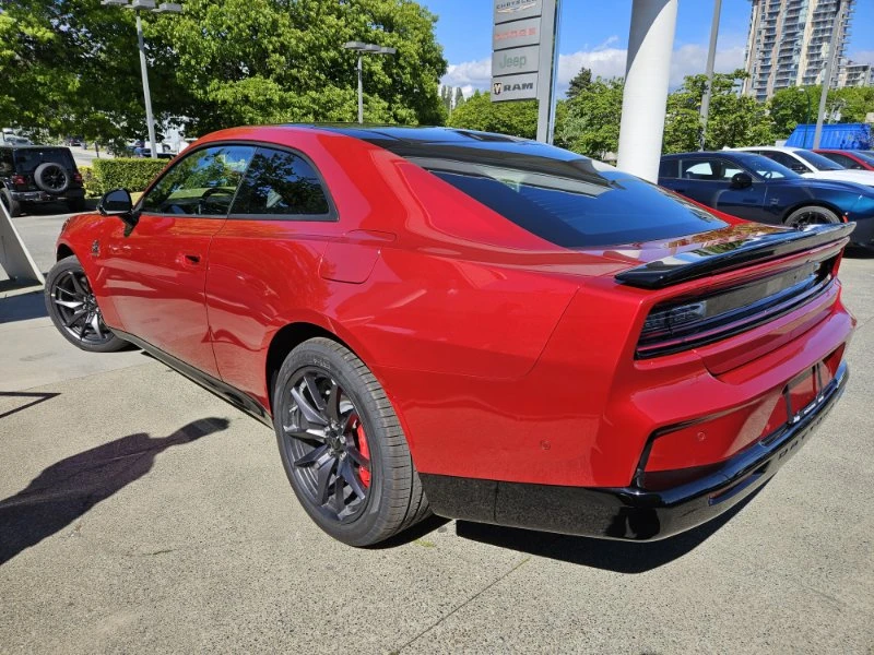 2024 Dodge Charger 8th Gen - Image 9 of 20