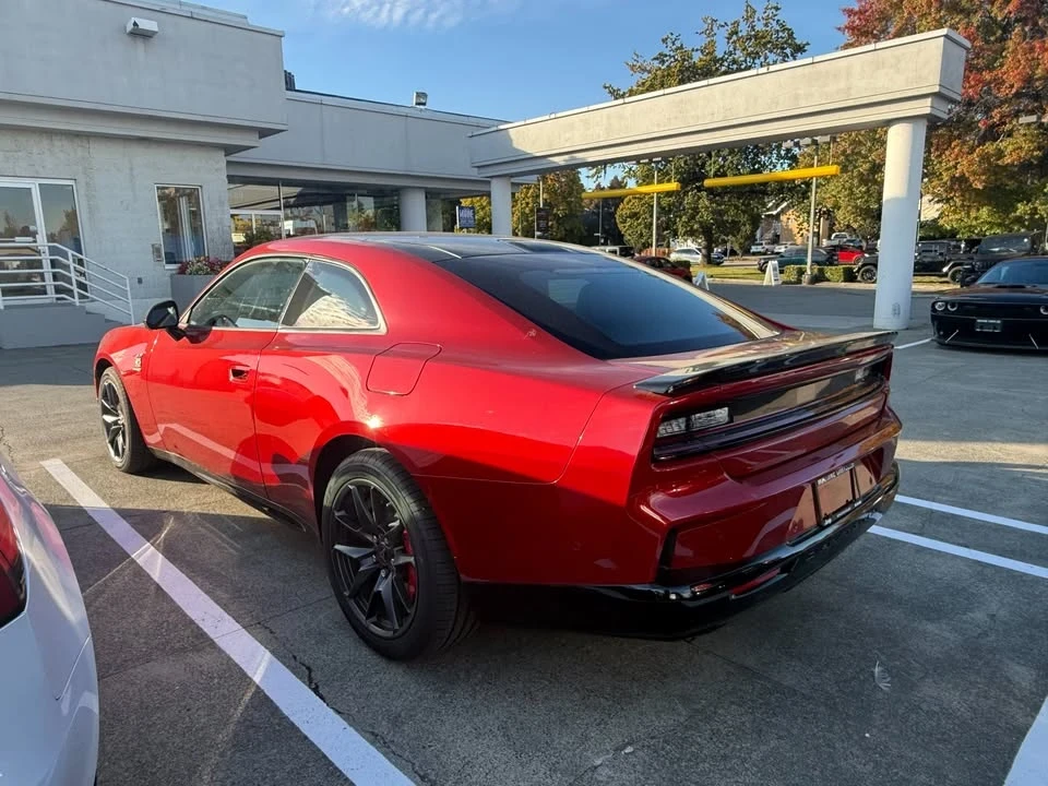 2024 Dodge Charger 8th Gen - Image 4 of 11