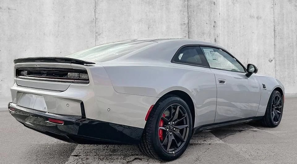 2024 Dodge Charger 8th Gen - Image 6 of 7
