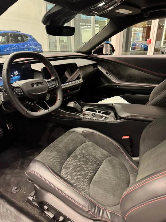 2024 Dodge Charger 8th Gen - Image 8 of 19