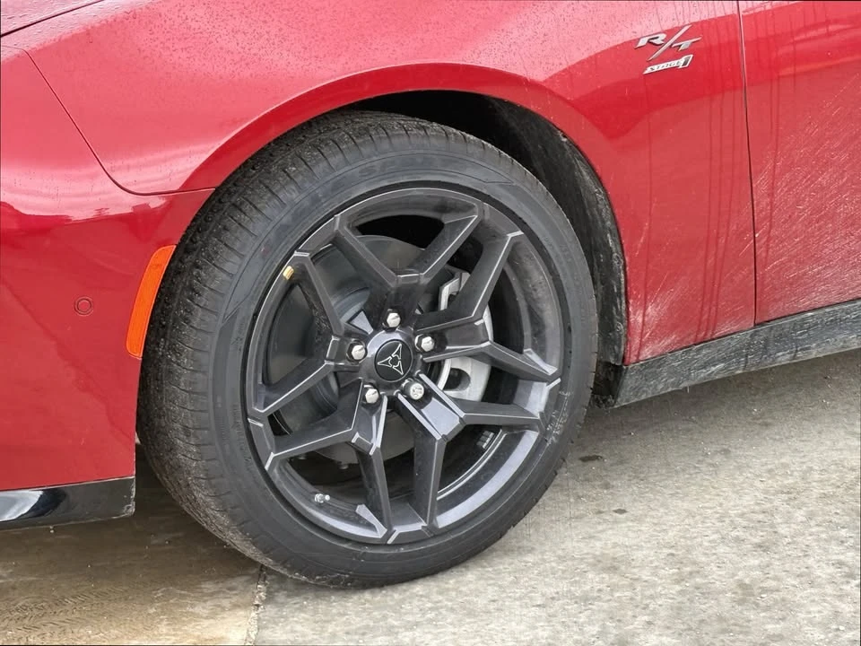 2024 Dodge Charger 8th Gen - Image 8 of 19