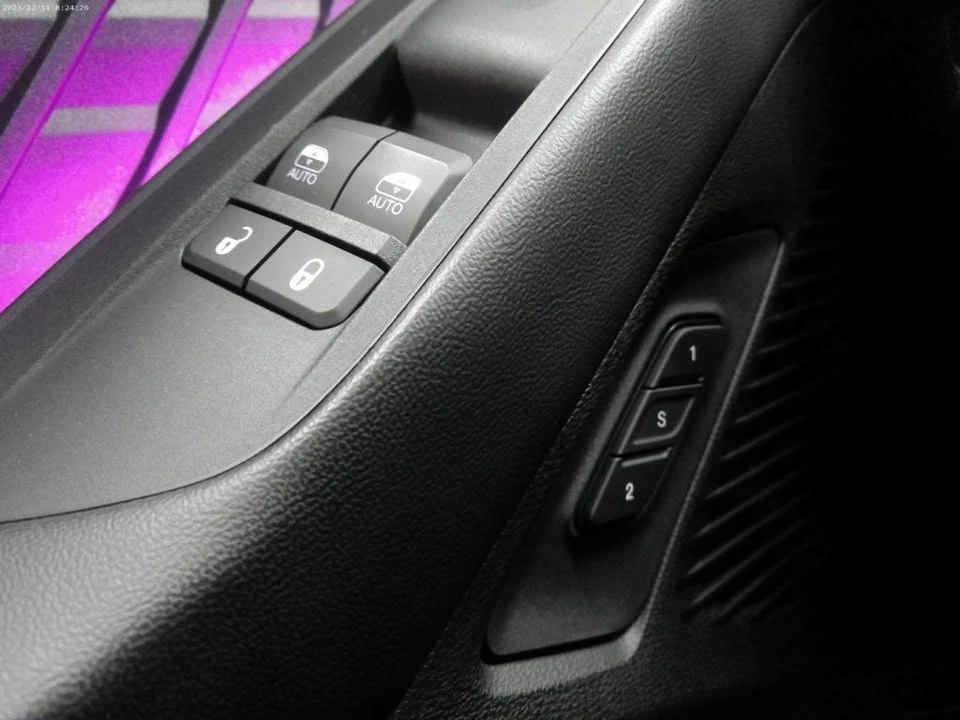 2024 Dodge Charger 8th Gen - Image 16 of 20