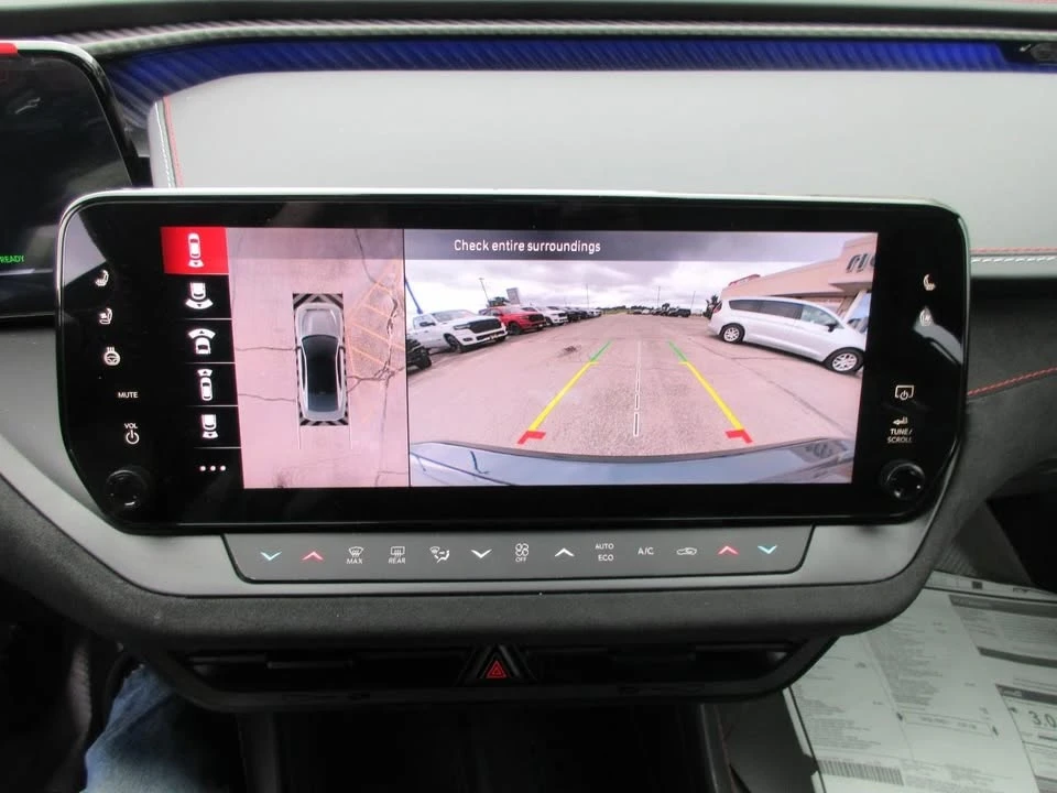 2024 Dodge Charger 8th Gen - Image 16 of 20