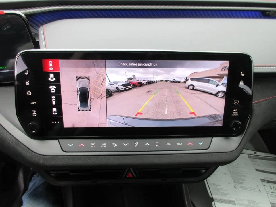 2024 Dodge Charger 8th Gen - Image 16 of 20