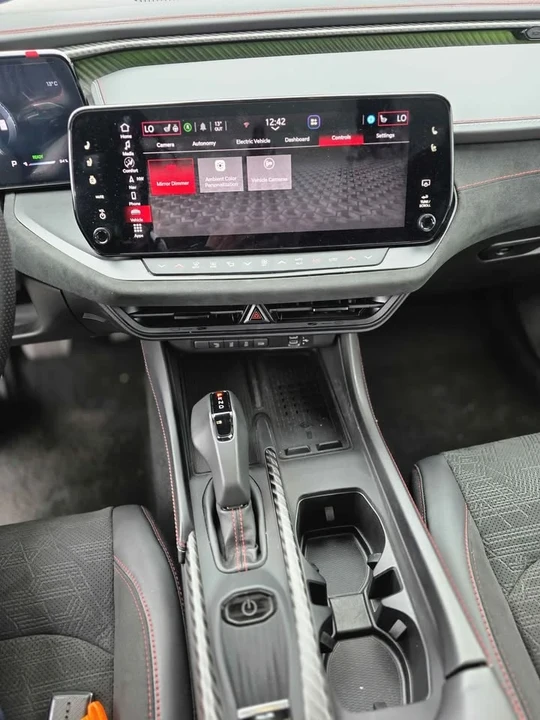 2024 Dodge Charger 8th Gen - Image 14 of 16