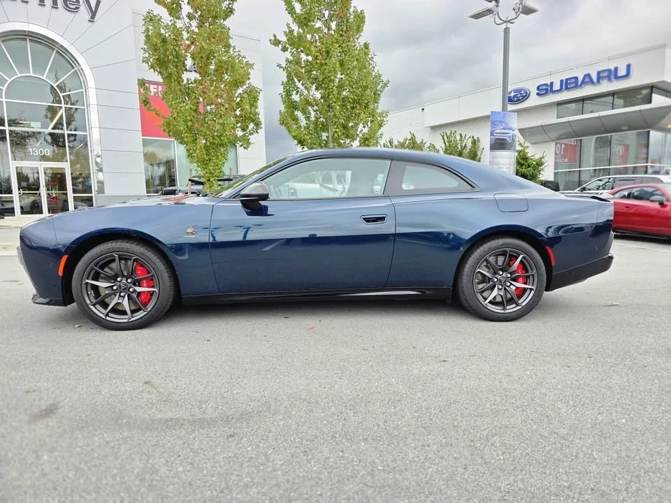 2024 Dodge Charger 8th Gen - Image 4 of 16