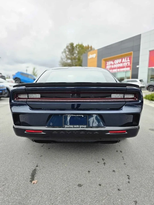 2024 Dodge Charger 8th Gen - Image 8 of 16