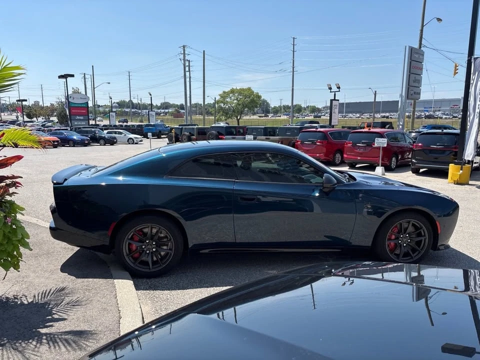 2024 Dodge Charger 8th Gen - Image 7 of 11