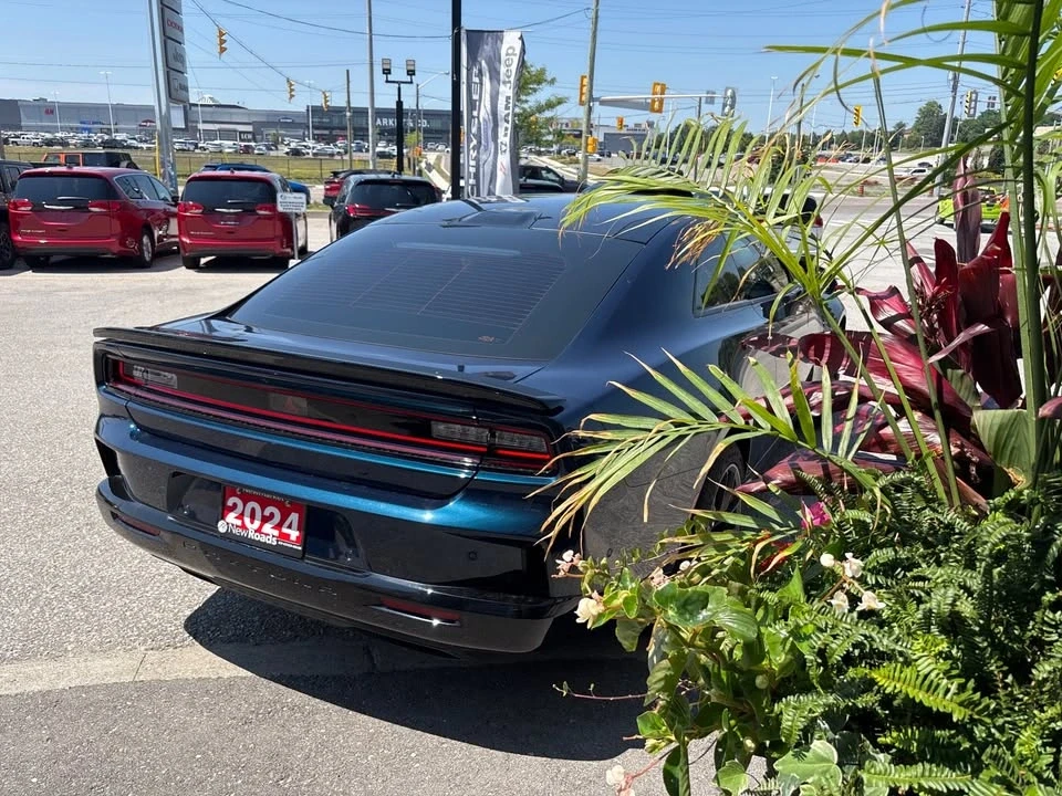 2024 Dodge Charger 8th Gen - Image 6 of 11