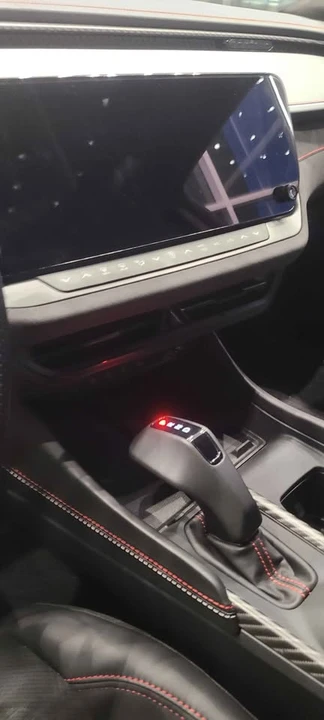 2024 Dodge Charger 8th Gen - Image 8 of 11