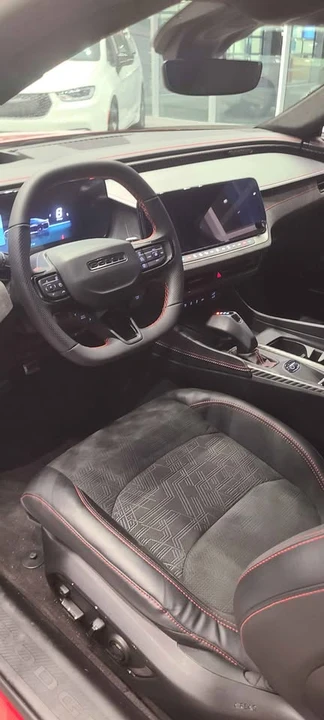 2024 Dodge Charger 8th Gen - Image 7 of 11