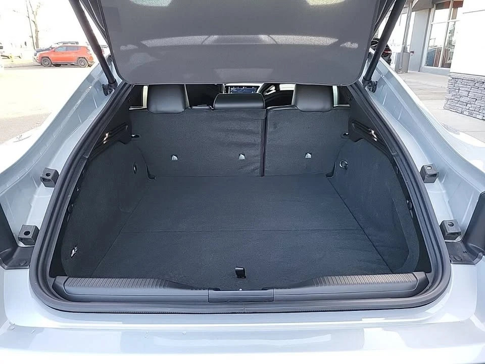 2024 Dodge Charger 8th Gen - Image 18 of 20