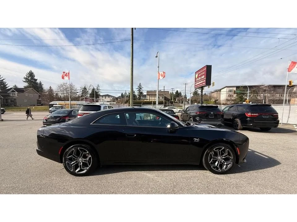 2024 Dodge Charger 8th Gen - Image 9 of 16