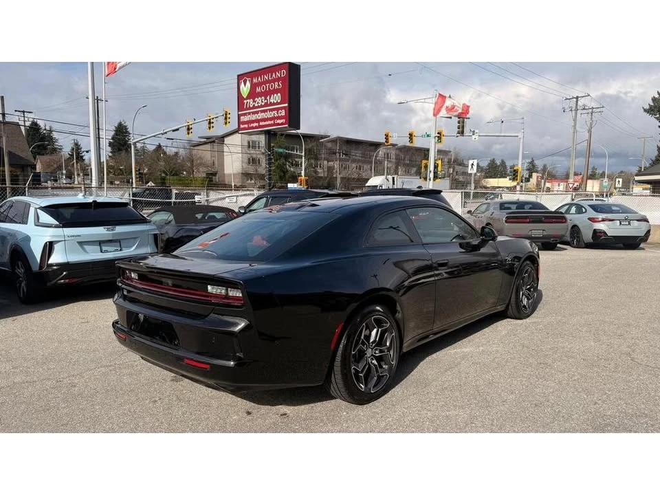2024 Dodge Charger 8th Gen - Image 8 of 16