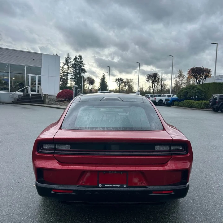 2024 Dodge Charger 8th Gen - Image 6 of 17