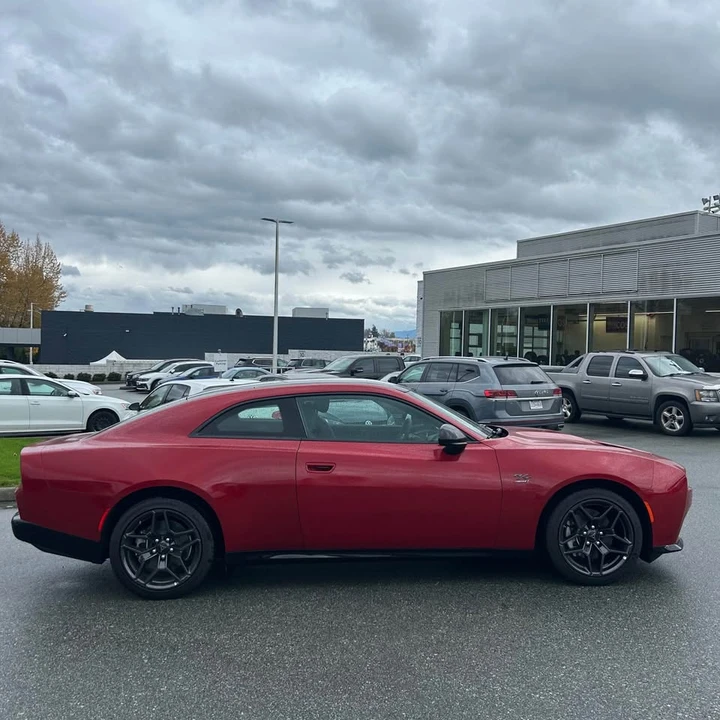 2024 Dodge Charger 8th Gen - Image 4 of 17