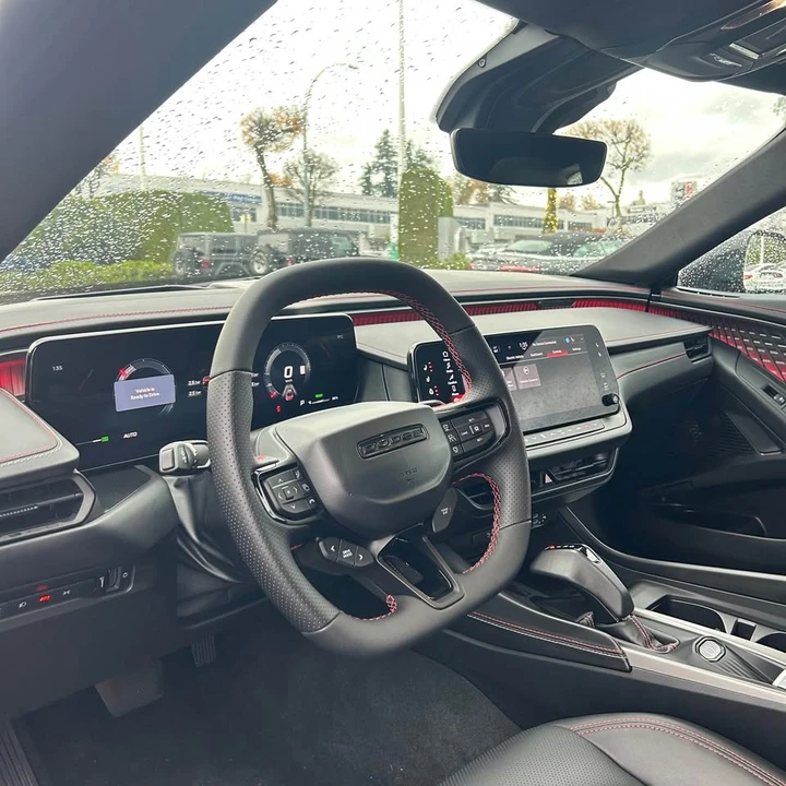 2024 Dodge Charger 8th Gen - Image 9 of 17
