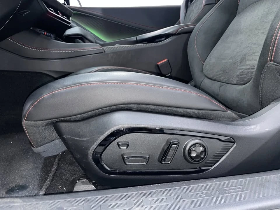 2024 Dodge Charger 8th Gen - Image 11 of 20