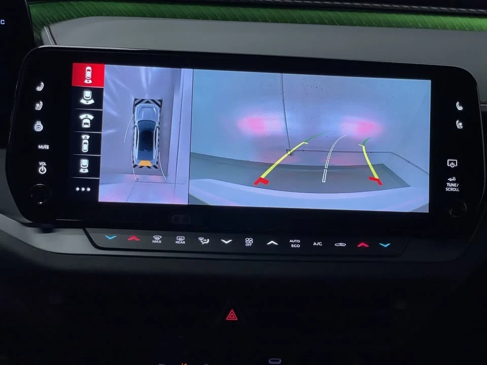 2024 Dodge Charger 8th Gen - Image 16 of 20