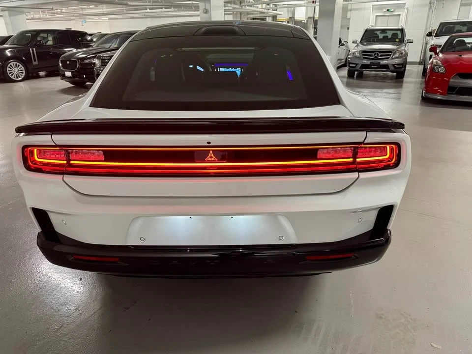 2024 Dodge Charger 8th Gen - Image 10 of 19