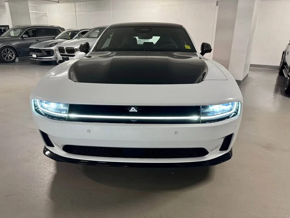 2024 Dodge Charger 8th Gen - Image 6 of 19