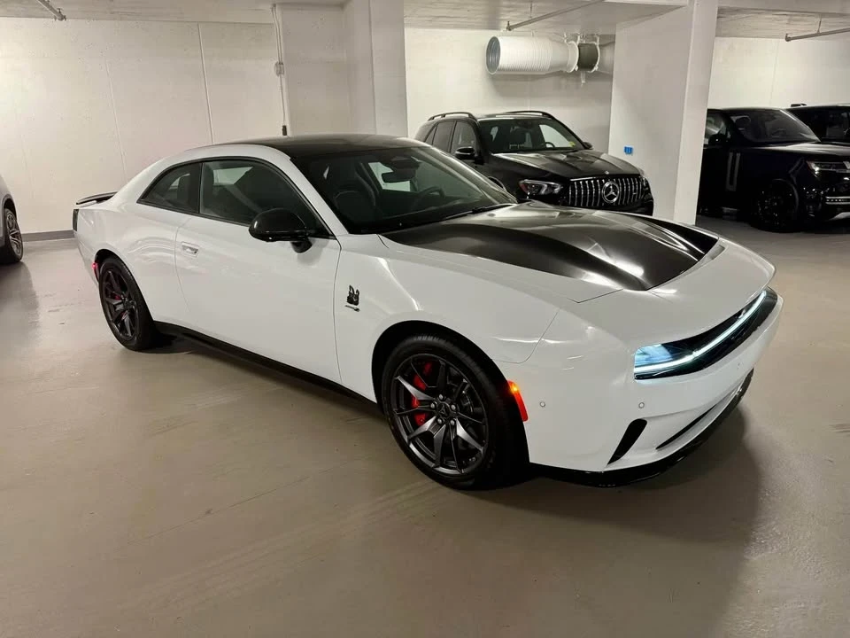2024 Dodge Charger 8th Gen - Image 3 of 19