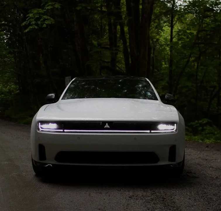 2024 Dodge Charger 8th Gen - Image 2 of 7