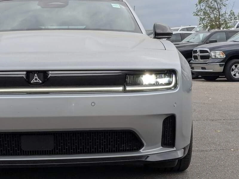 2024 Dodge Charger 8th Gen - Image 9 of 16