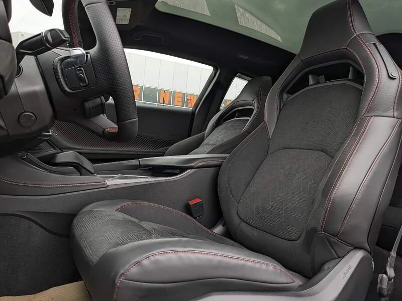 2024 Dodge Charger 8th Gen - Image 11 of 16