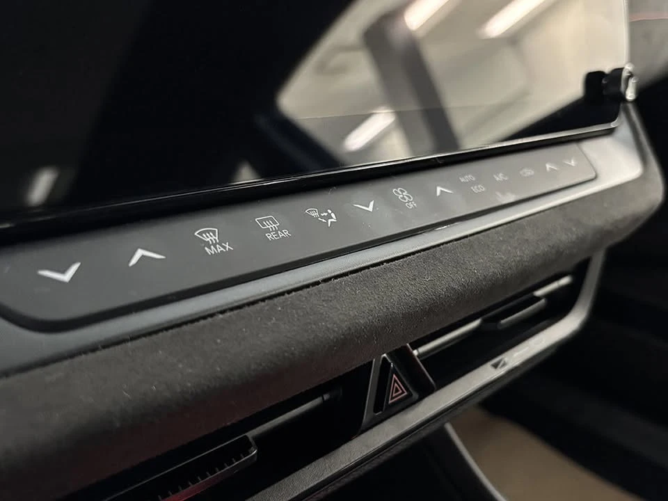 2024 Dodge Charger 8th Gen - Image 15 of 20