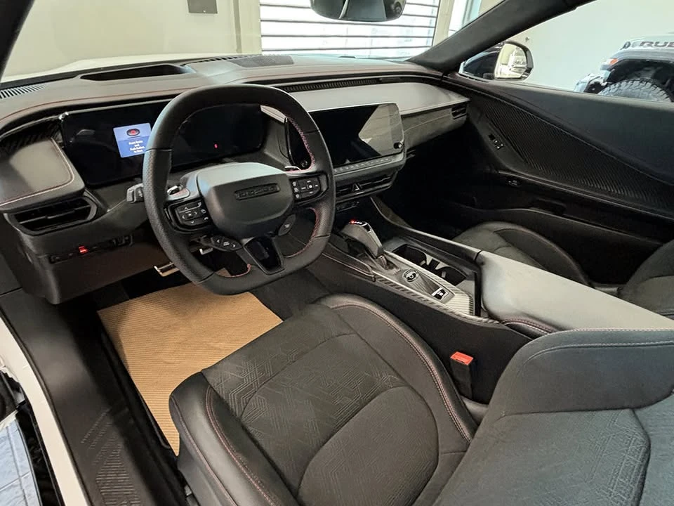 2024 Dodge Charger 8th Gen - Image 7 of 20