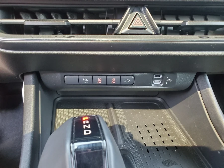 2024 Dodge Charger 8th Gen - Image 13 of 20