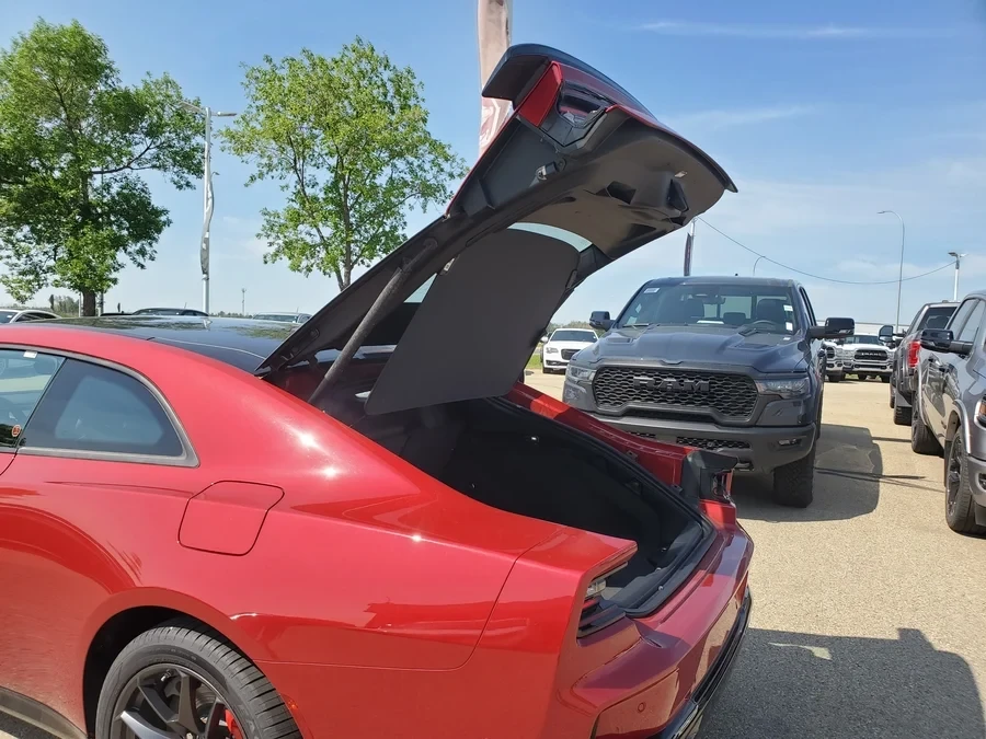 2024 Dodge Charger 8th Gen - Image 4 of 20
