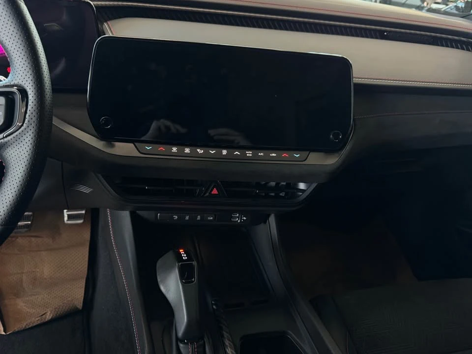 2024 Dodge Charger 8th Gen - Image 7 of 11