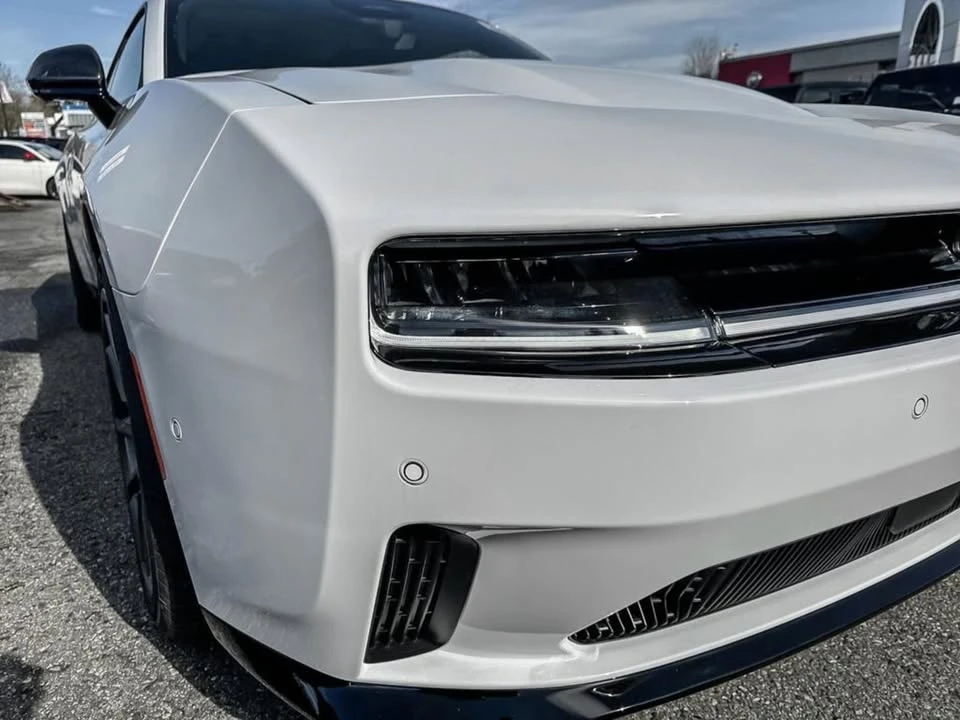 2024 Dodge Charger 8th Gen - Image 7 of 20