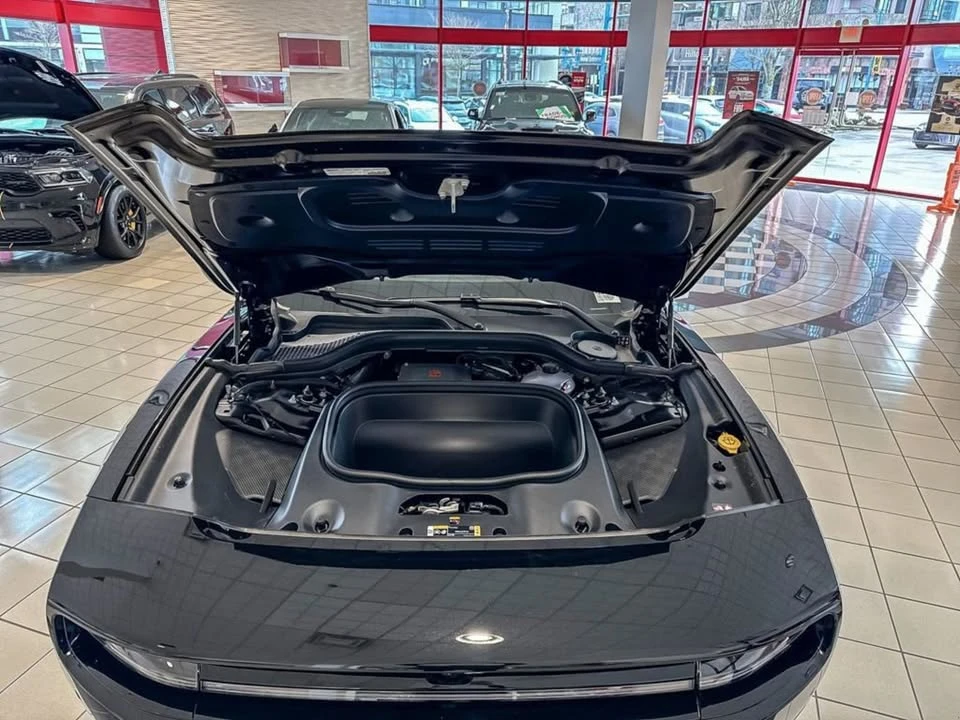 2024 Dodge Charger 8th Gen - Image 10 of 20