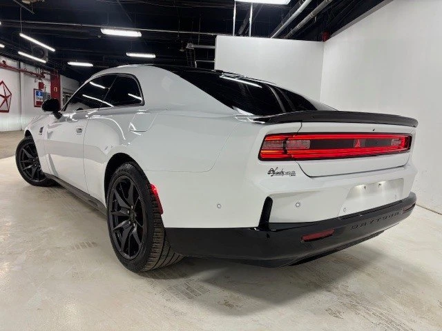 2024 Dodge Charger 8th Gen - Image 9 of 20