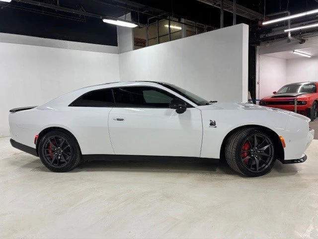 2024 Dodge Charger 8th Gen - Image 11 of 20