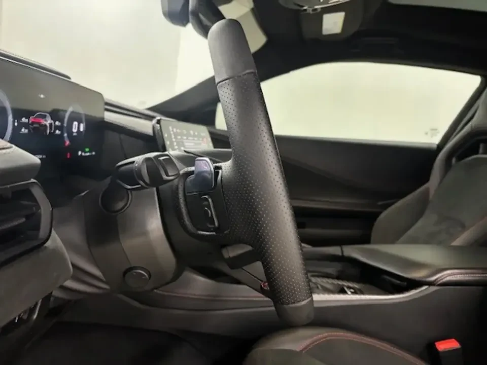 2024 Dodge Charger 8th Gen - Image 15 of 20