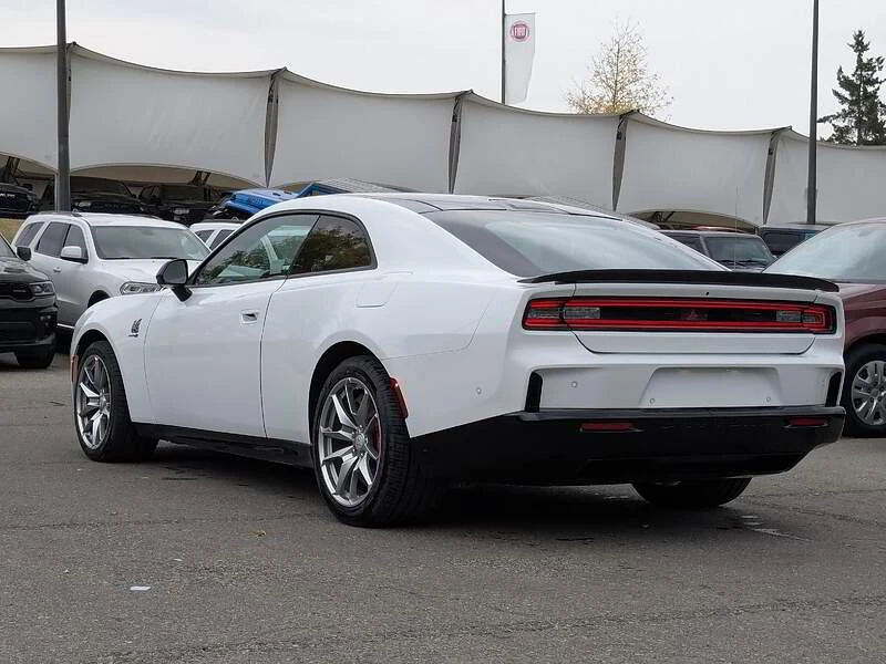 2024 Dodge Charger 8th Gen - Image 6 of 17
