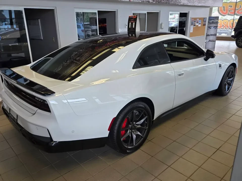2024 Dodge Charger 8th Gen - Image 2 of 4