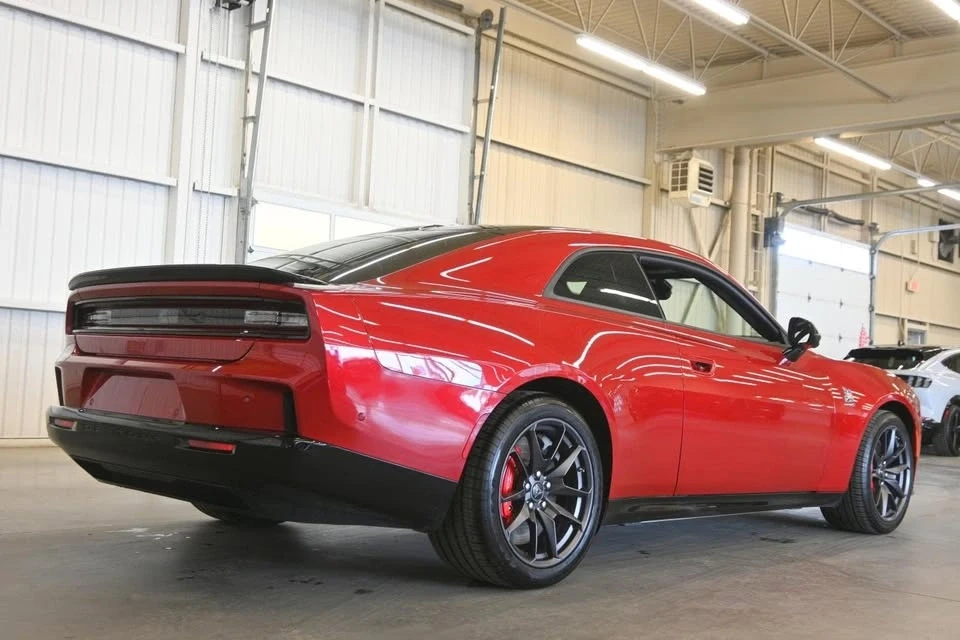 2024 Dodge Charger 8th Gen - Image 7 of 20