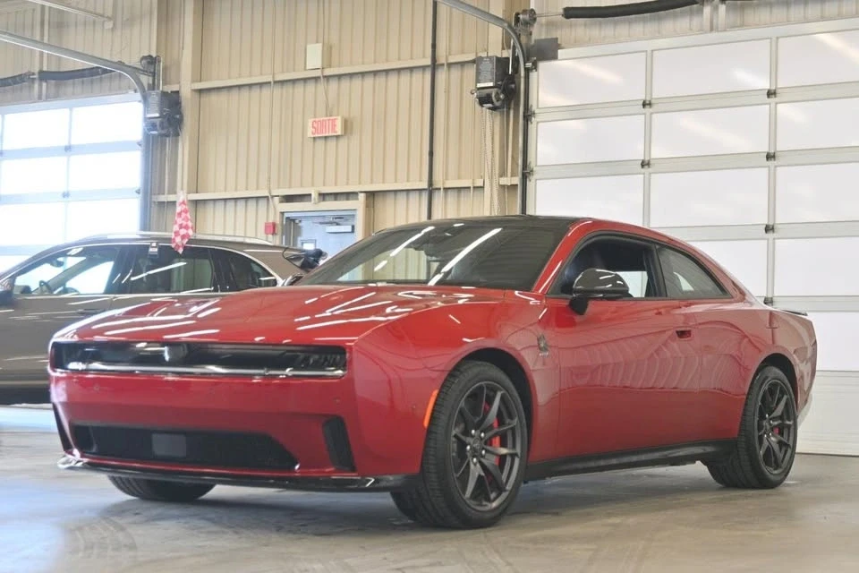 2024 Dodge Charger 8th Gen - Image 4 of 20