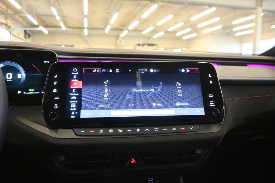 2024 Dodge Charger 8th Gen - Image 14 of 20