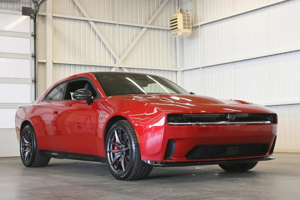 2024 Dodge Charger 8th Gen - Image 2 of 20