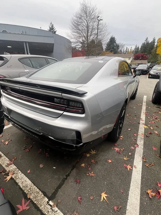 2024 Dodge Charger 8th Gen - Image 5 of 7