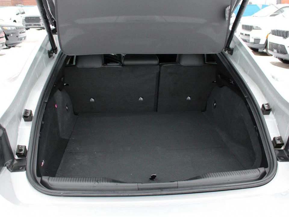 2024 Dodge Charger 8th Gen - Image 15 of 20