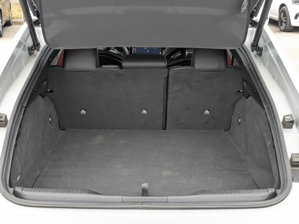 2024 Dodge Charger 8th Gen - Image 10 of 10