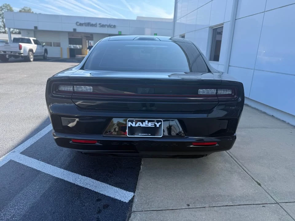 2024 Dodge Charger 8th Gen - Image 5 of 9