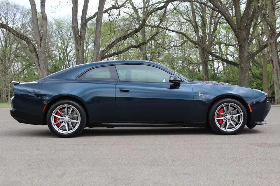 2024 Dodge Charger 8th Gen - Image 3 of 14